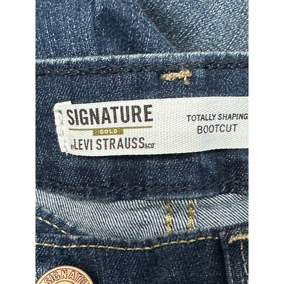 Levi's Bootcut Jeans Totally Shaping Stretch Cotton Denim Wash Blue W 31x28 NWOT - Picture 8 of 10